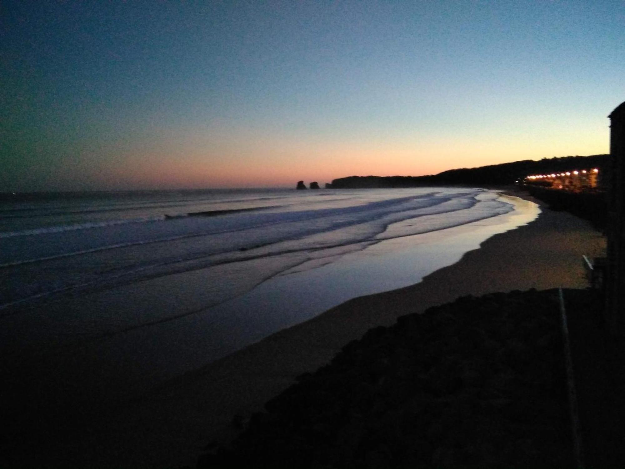 Con Terraza Sobre El Mar *